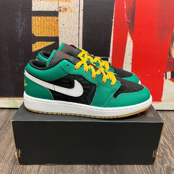 Jordan Shoes - 2022 Nike Air Jordan 1 Low SE GS Christmas Holiday Special Retro AJ1 DQ8421 300